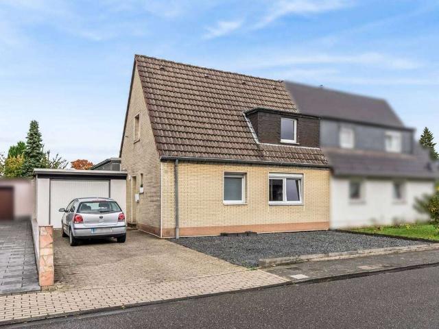 Haus kaufen in Delrath, Dormagen