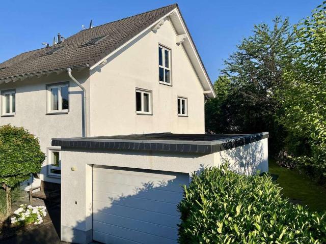 Haus kaufen in Warth, Hennef