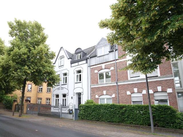 Haus kaufen in Warth, Hennef