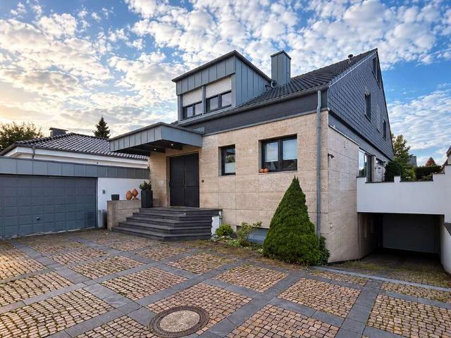 Haus kaufen in Warth, Hennef