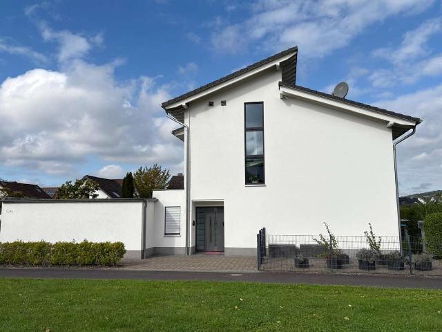 Haus kaufen in Warth, Hennef