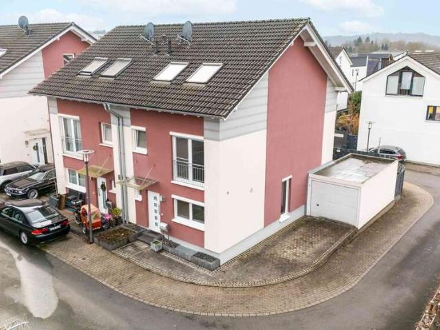 Haus kaufen in Warth, Hennef