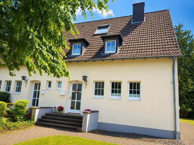 Haus kaufen in Warth, Hennef