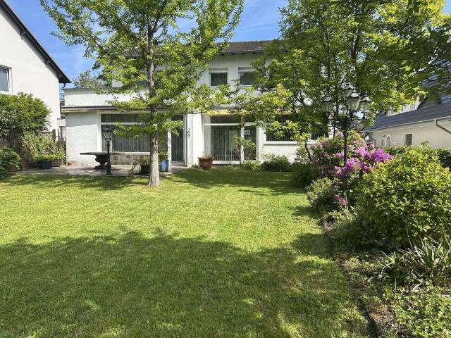 Haus kaufen in Warth, Hennef