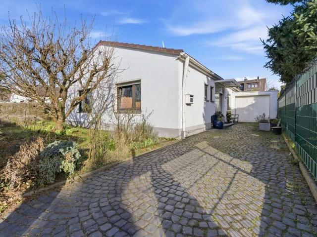 Haus kaufen in Meschenich, Köln