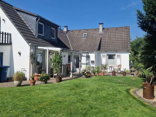 Haus kaufen in Bergisch Neukirchen, Leverkusen