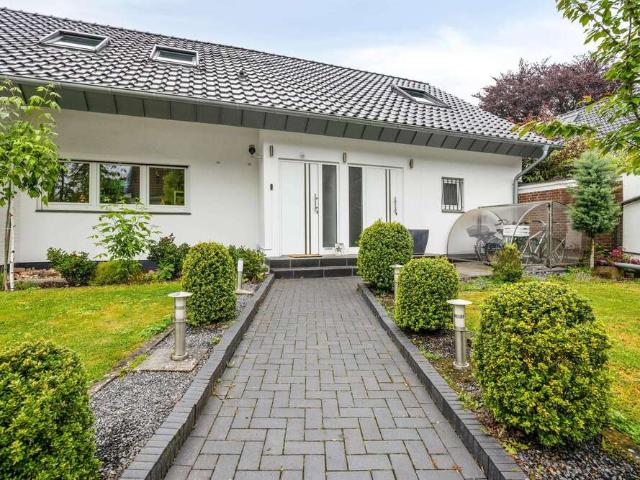 Haus kaufen in Büderich, Meerbusch