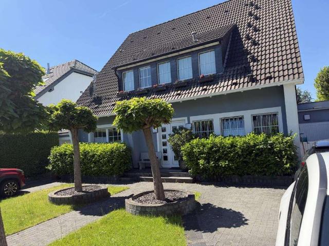 Haus kaufen in Tiefenbroich, Ratingen