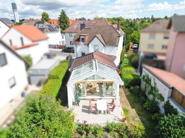 Haus kaufen in Schwalbach, Hessen