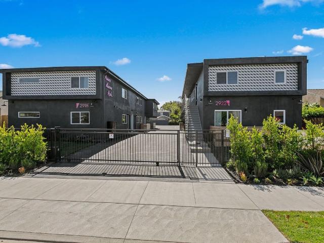 Apartment for rent in Canoga Park, California
