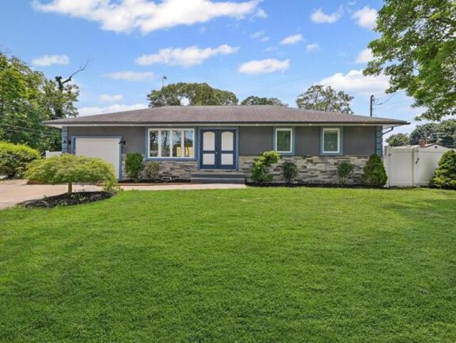 House for sale in Holbrook House for sale in Holbrook