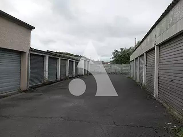 Garage vente à Hautmont, Nord