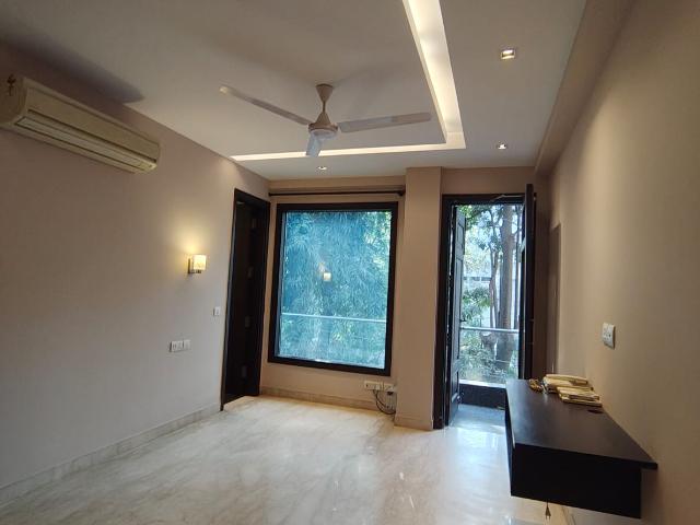 Property for rent in Deri