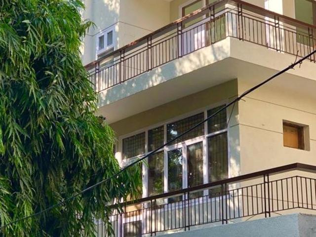 Villa for rent in Deri