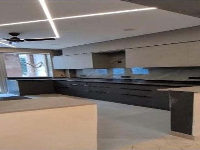 Property for rent in Deri