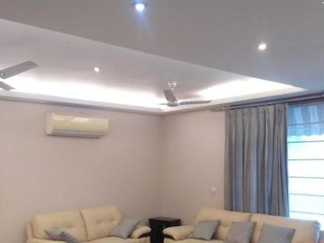 Villa for rent in Deri