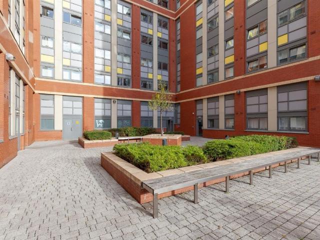 Apartment for rent in Calton, Scotland