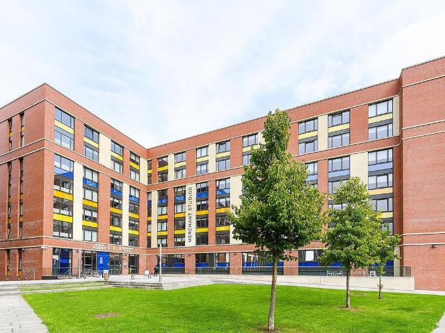 Studio for rent in Calton, Scotland