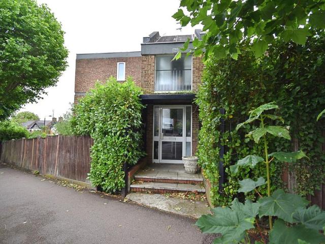 Apartment for rent in Highams Park, Greater London