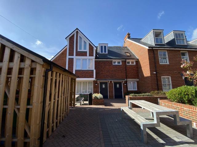 Apartment for rent in Longport, Canterbury