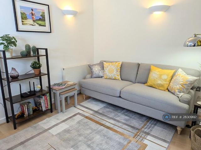 Apartment for rent in Barnsbury, Greater London