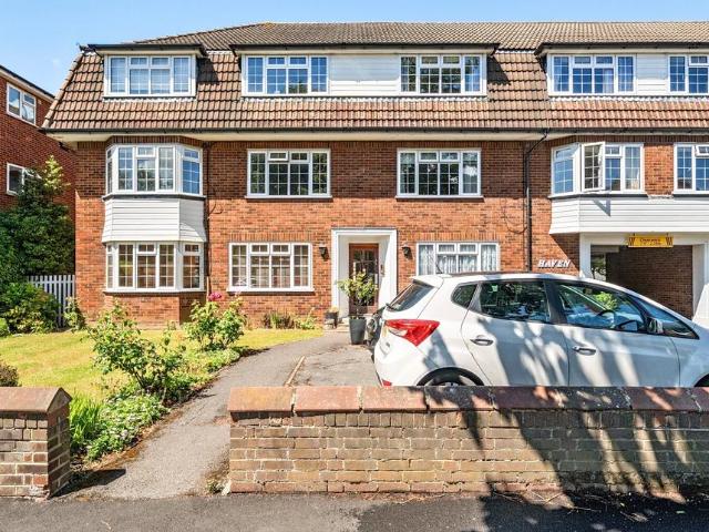 Apartment for rent in Berrylands, Greater London