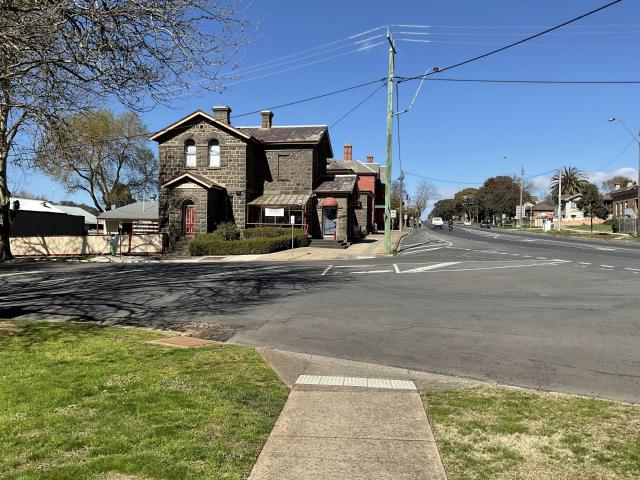 Cottage for sale in Kilmore East, Victoria