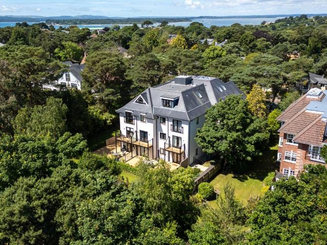 Apartment for rent in Canford Cliffs, Poole
