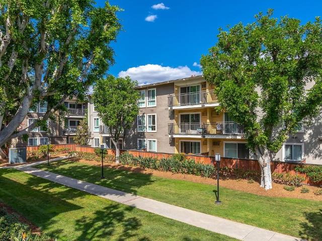 Apartment for rent in Fullerton, California