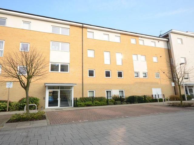 Apartment for rent in Kennet Island, Reading