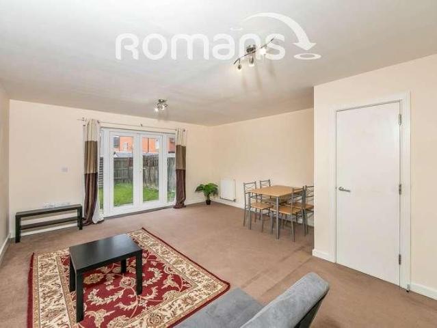 Townhouse for rent in Whitley, Reading