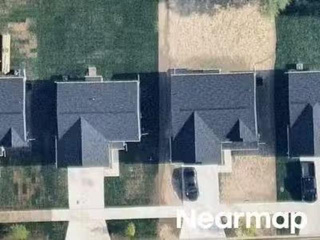 House for sale in Macomb