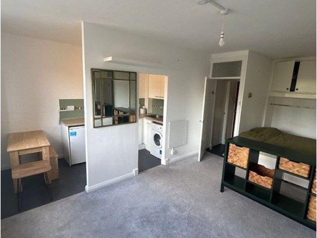 Studio for rent in Belsize Park, Greater London