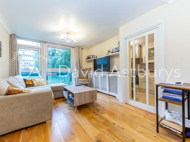 Apartment for rent in Maitland Park, Greater London