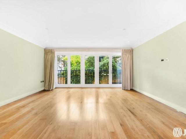 House for rent in London Borough of Hammersmith and Fulham, Greater London