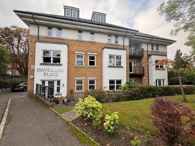 Apartment for rent in Redhill, Reigate and Banstead