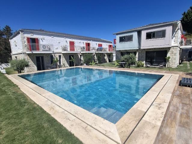 Fahrettinpaşa Mahallesi, Çeşme içerisinde satılık Villa