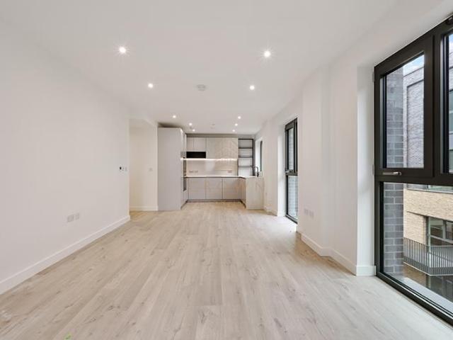 House for rent in Woodberry Down, Stamford Hill