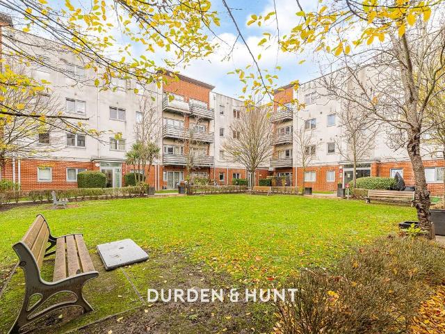 Apartment for rent in Hale End, Greater London
