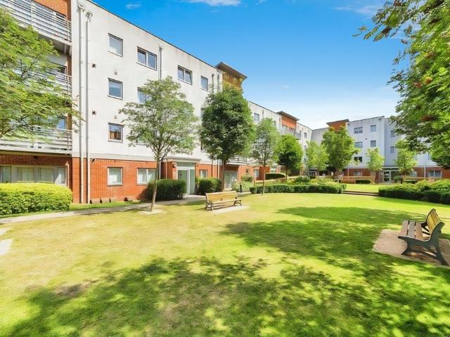 Apartment for rent in Hale End, Greater London