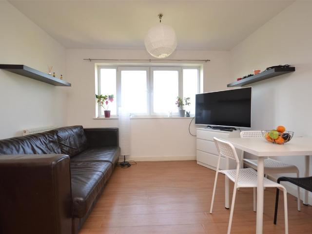 Apartment for rent in Hale End, Greater London