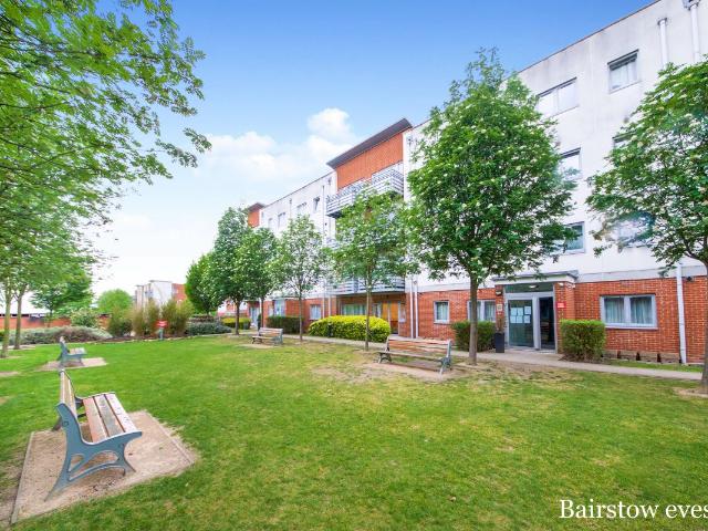 Apartment for rent in Hale End, Greater London
