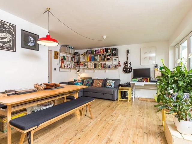 Apartment for rent in Hale End, Greater London