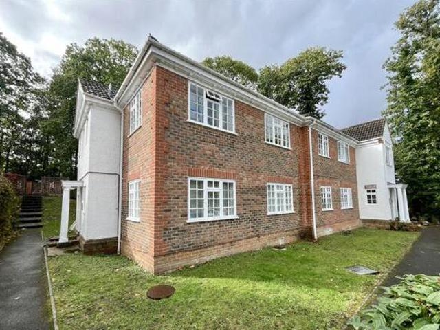 House for sale in Heol-las, Surrey
