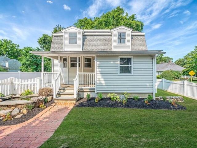 House for sale in Lake Grove