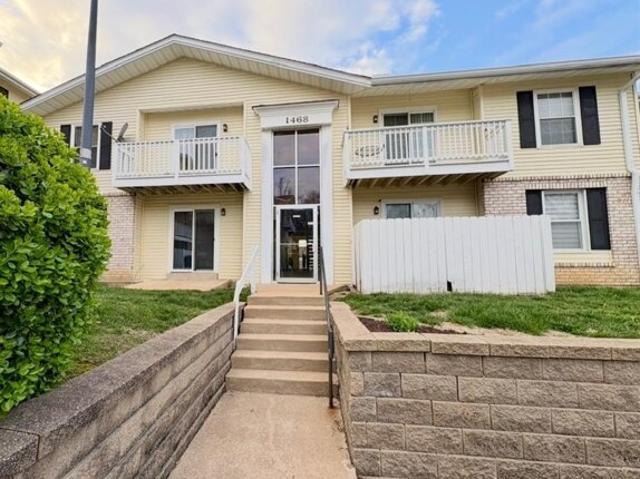 Condo for sale in Saint Charles Condo for sale in Saint Charles