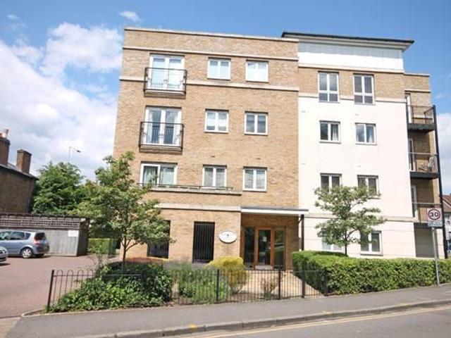 Apartment for rent in Norbiton, Greater London