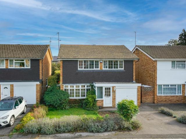 House for rent in Pouchen End, Hertfordshire
