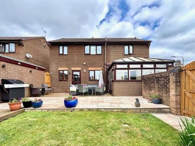 House for sale in Froggatt, East Midlands