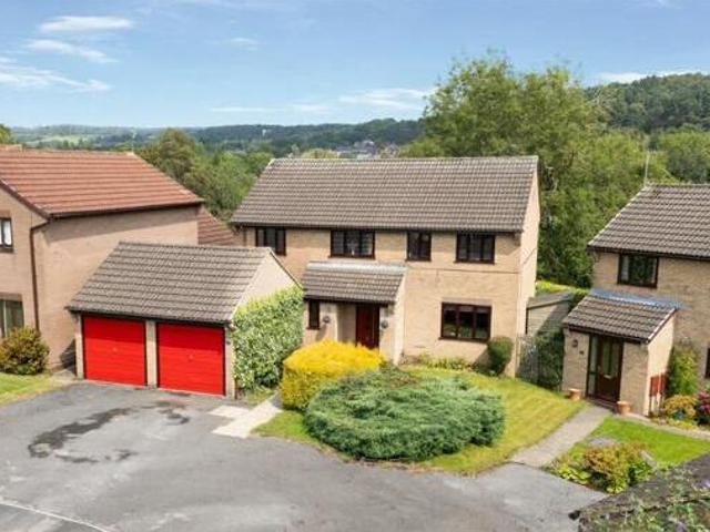 House for sale in Froggatt, East Midlands